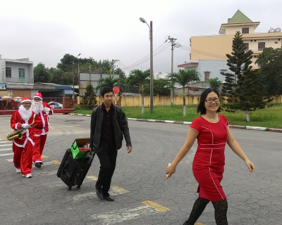 Tổ Chức Tiệc Tặng Quà Giáng Sinh Cho Nhà Máy Coca-Cola Tại Đà Nẵng 